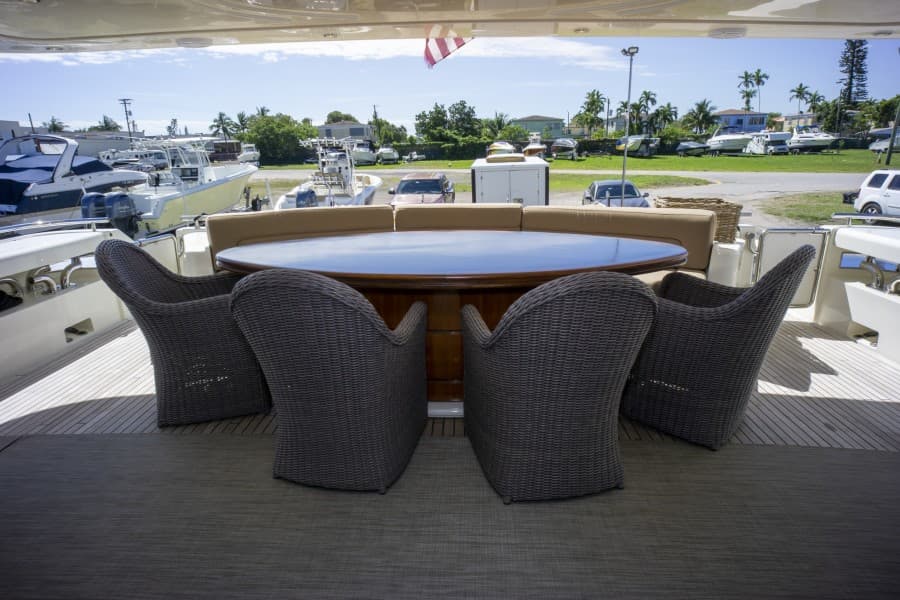 2000 Ferretti Yachts Custom Line 94