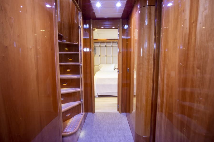 2000 Ferretti Yachts Custom Line 94