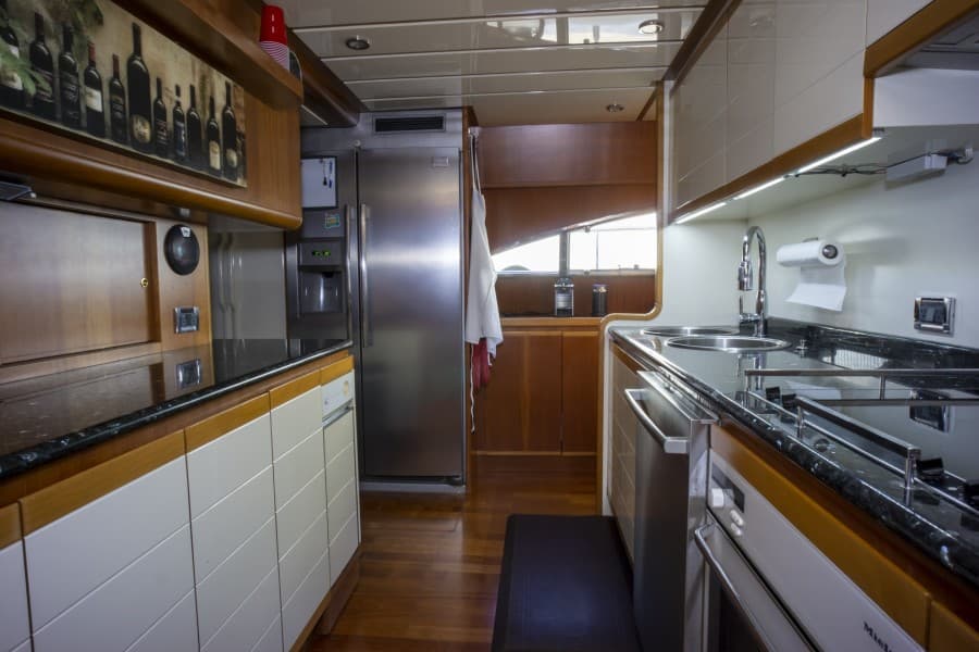 2000 Ferretti Yachts Custom Line 94