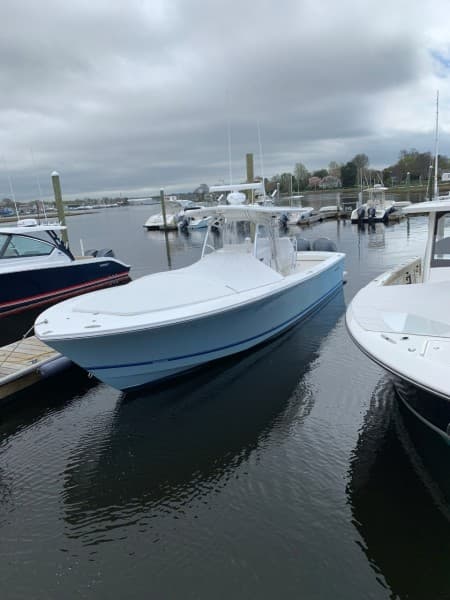 Regulator 34 - A Team - Exterior Profile 