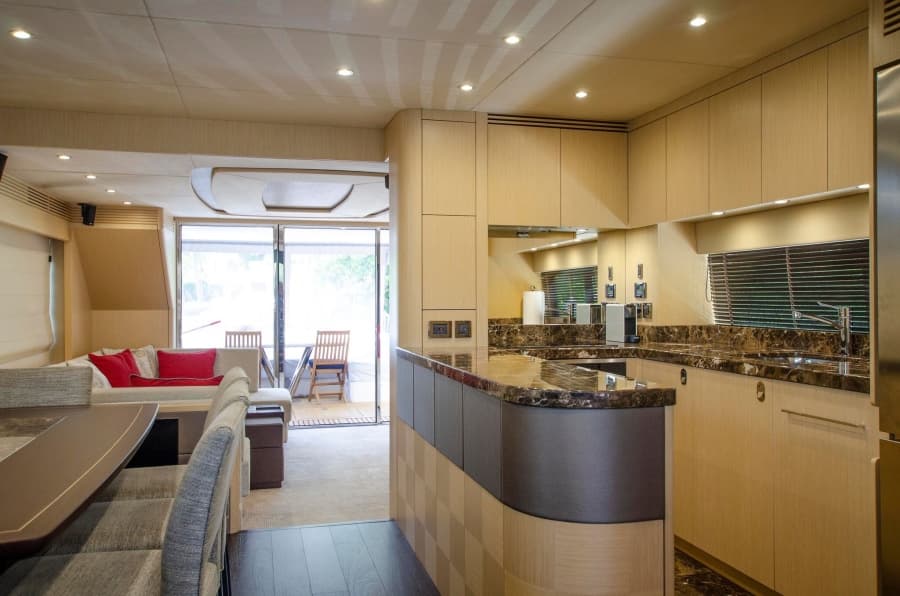 2018 Sunseeker 75 Yacht