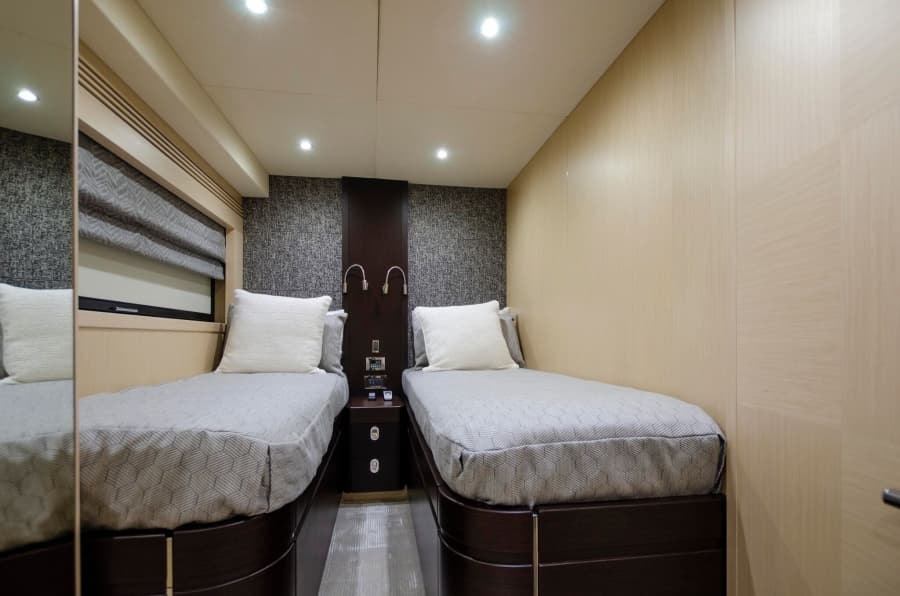2018 Sunseeker 75 Yacht