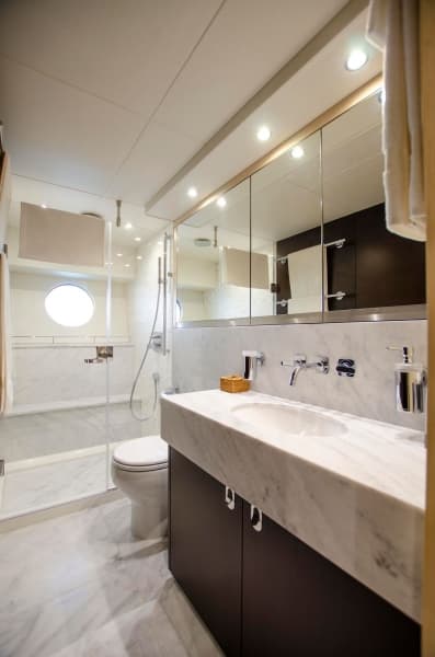 2018 Sunseeker 75 Yacht
