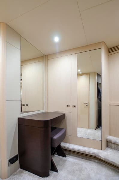 2018 Sunseeker 75 Yacht