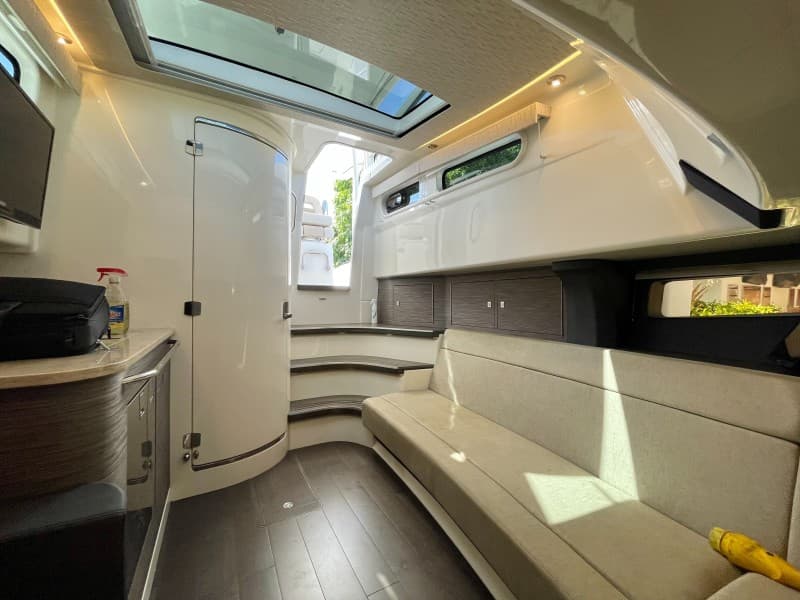 2016 Boston Whaler 420 Outrage