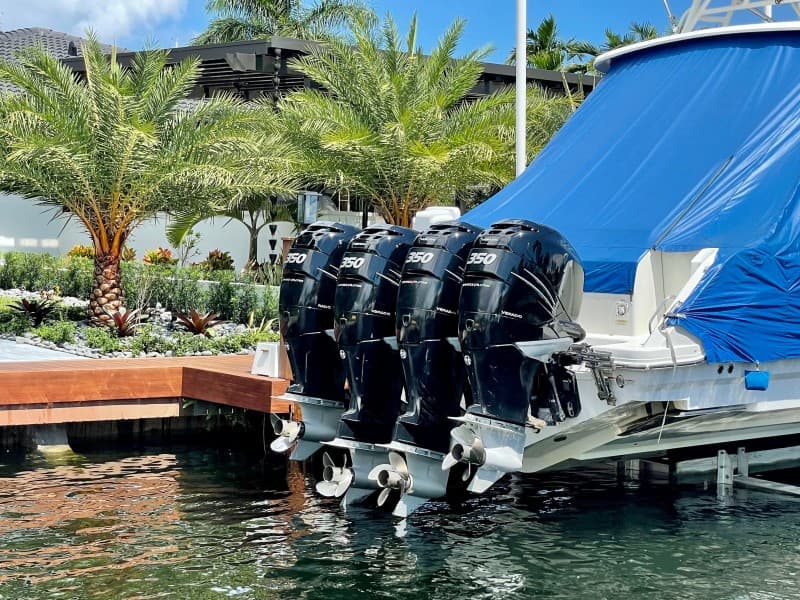 2016 Boston Whaler 420 Outrage