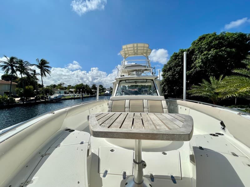 2016 Boston Whaler 420 Outrage
