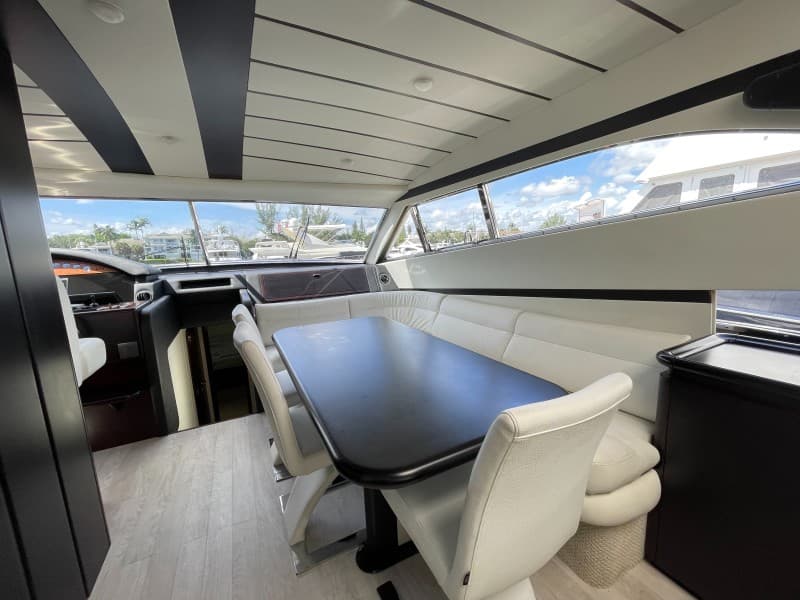2001 Ferretti Yachts 680