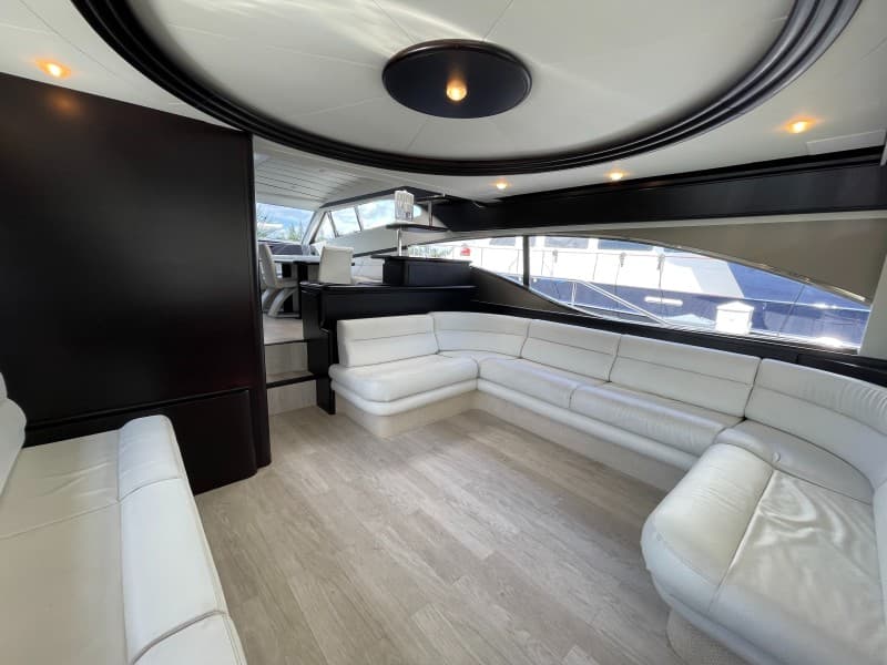 2001 Ferretti Yachts 680