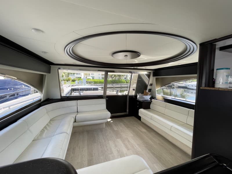 2001 Ferretti Yachts 680