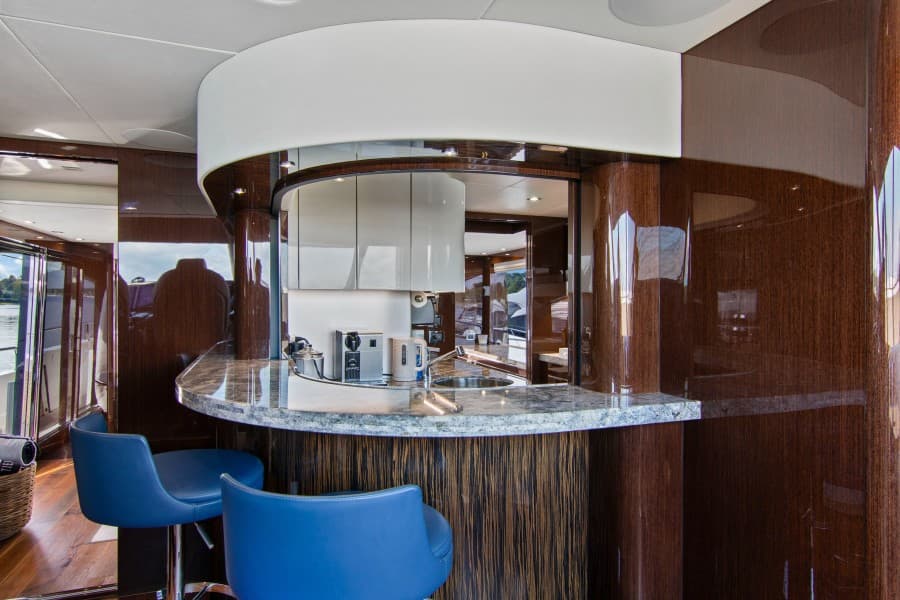 2019 Sunseeker 86 Yacht