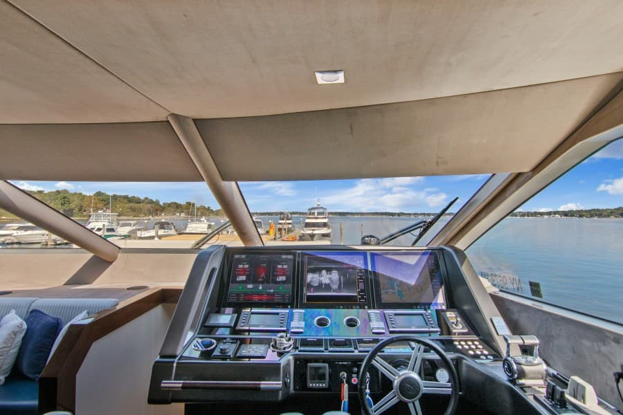 2019 Sunseeker 86 Yacht