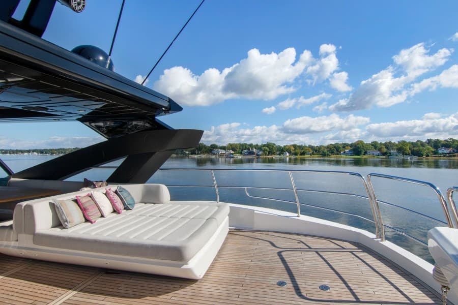 2019 Sunseeker 86 Yacht