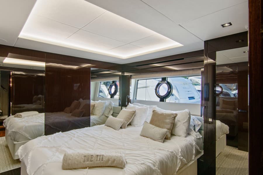2019 Sunseeker 86 Yacht