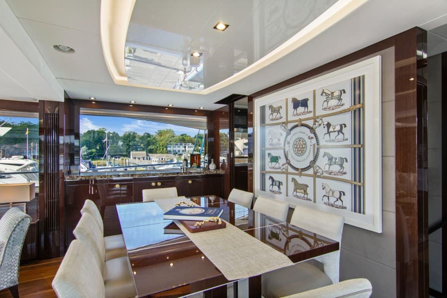 2019 Sunseeker 86 Yacht