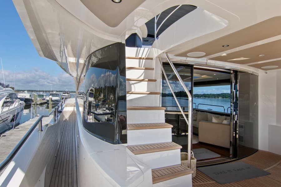 2019 Sunseeker 86 Yacht