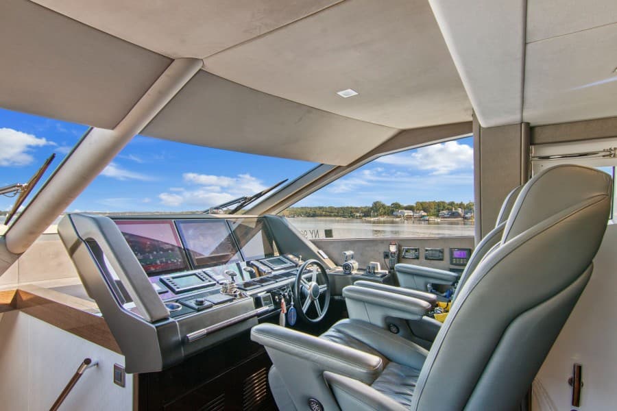 2019 Sunseeker 86 Yacht