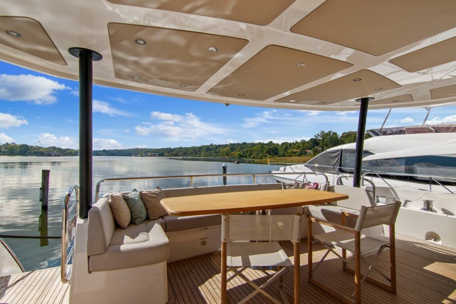 2019 Sunseeker 86 Yacht