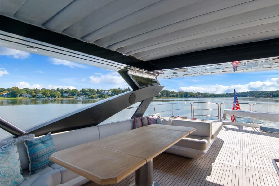 2019 Sunseeker 86 Yacht
