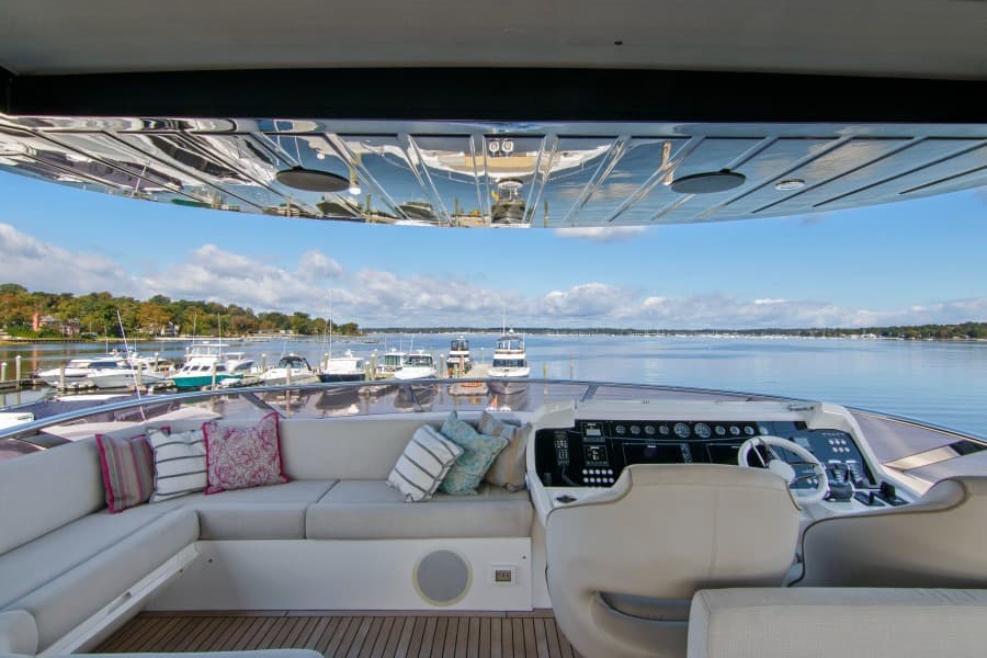 2019 Sunseeker 86 Yacht