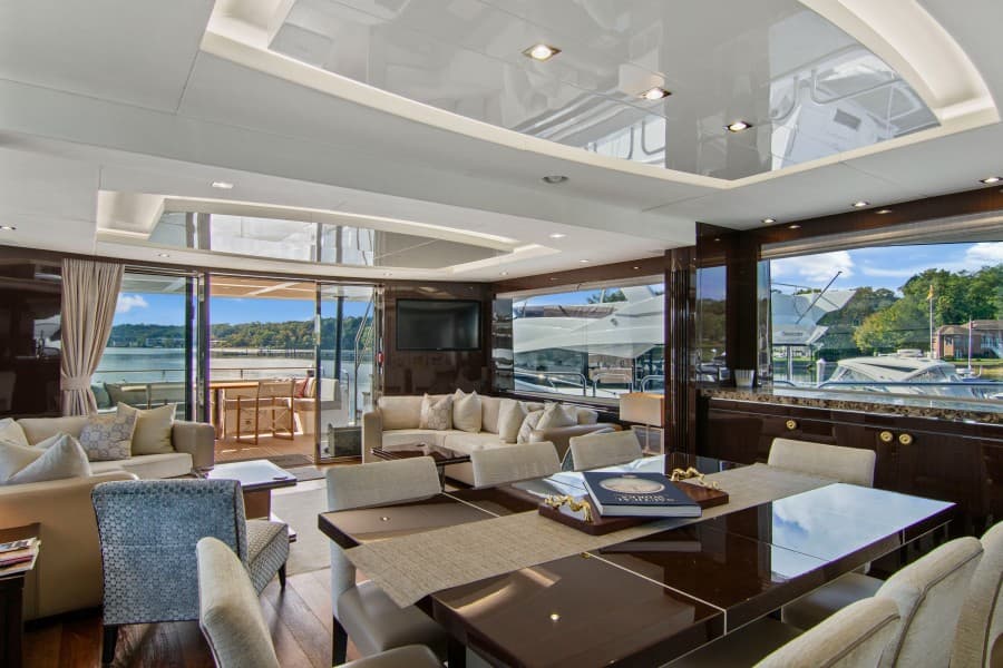 2019 Sunseeker 86 Yacht