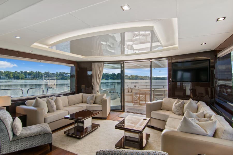 2019 Sunseeker 86 Yacht