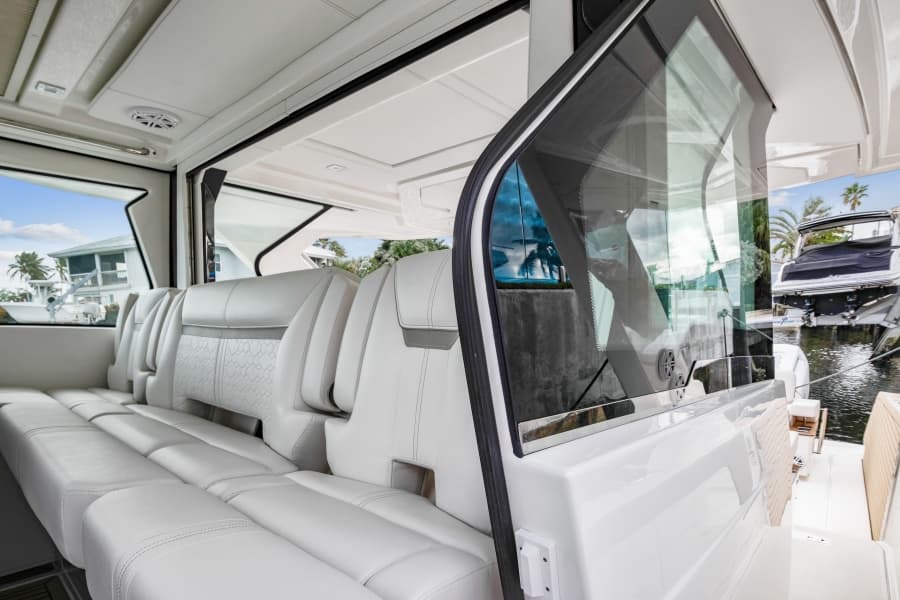 2022 Tiara Yachts 