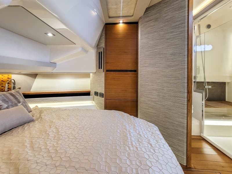 2022 Tiara Yachts 