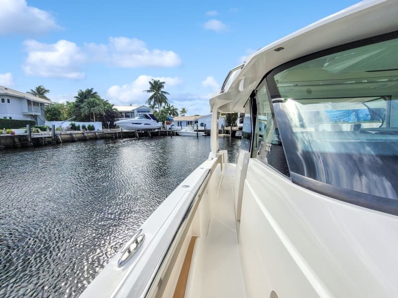 2022 Tiara Yachts 