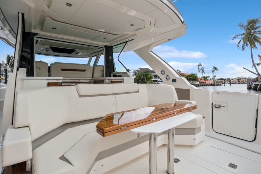 2022 Tiara Yachts 