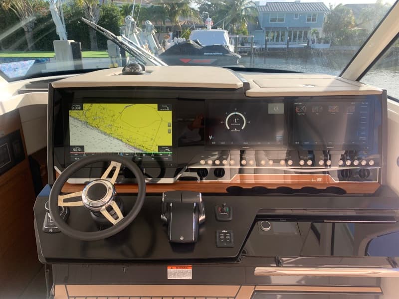 2022 Tiara Yachts 