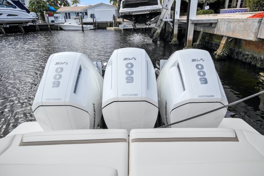 2022 Tiara Yachts 