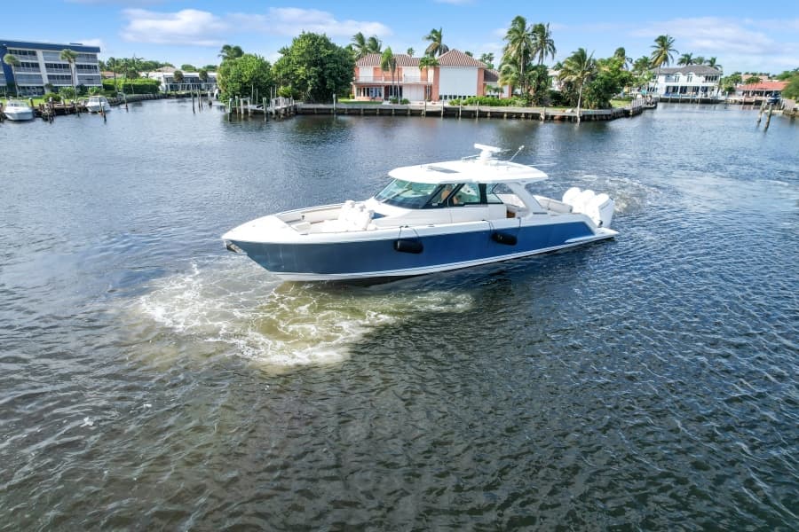 2022 Tiara Yachts 