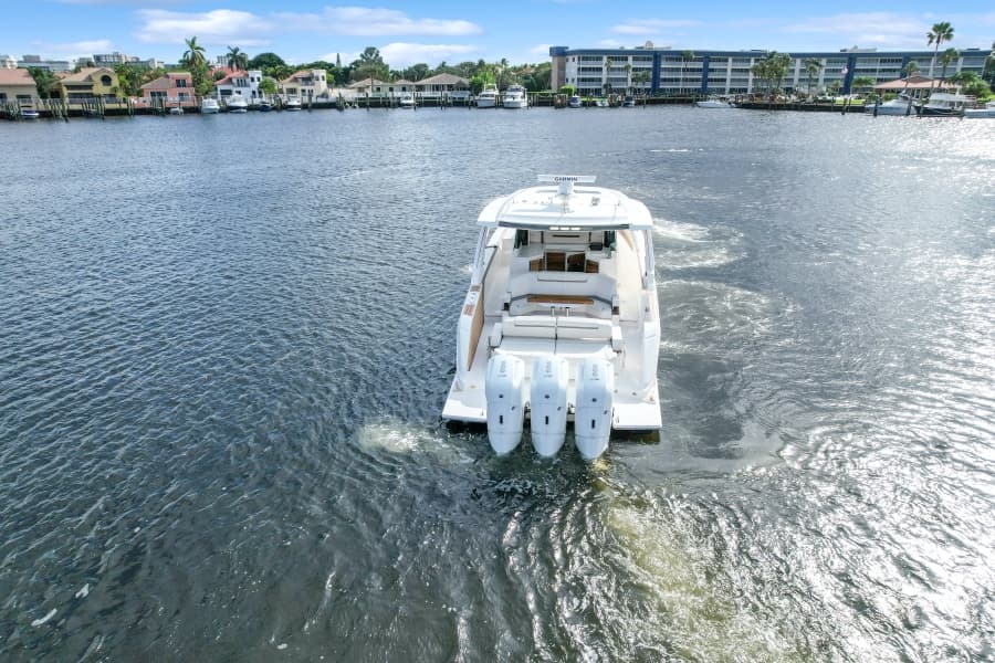 2022 Tiara Yachts 
