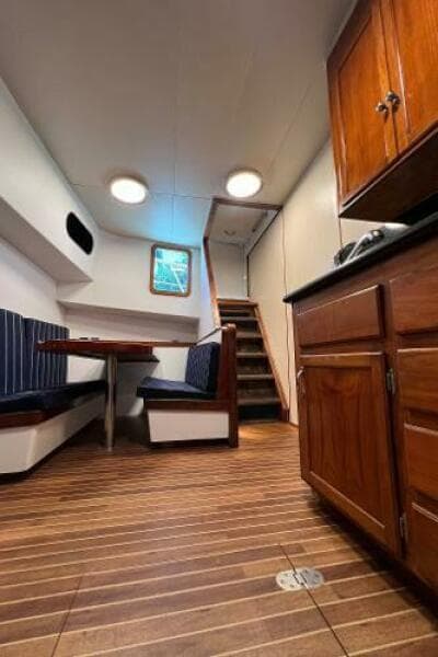 1983 Knight & Carver Custom Trideck