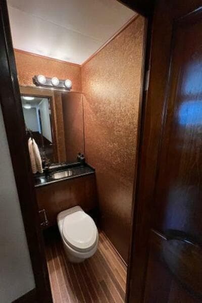 1983 Knight & Carver Custom Trideck