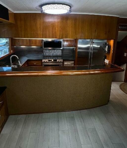 1983 Knight & Carver Custom Trideck