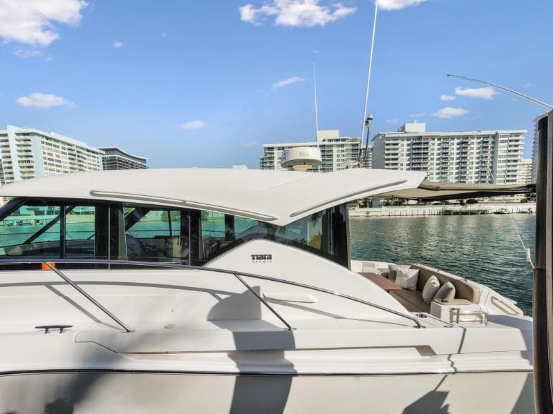 2018 Tiara Yachts 39 Coupe
