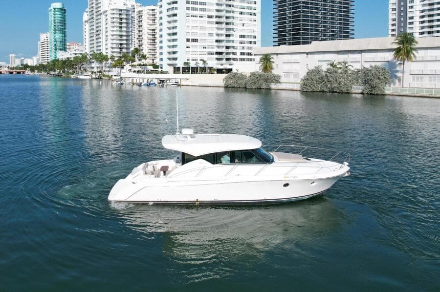 2018 Tiara Yachts 39 Coupe