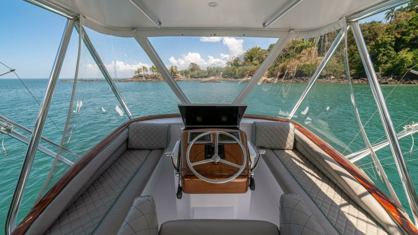1991 Gamefisherman 40 Convertible "Sabe Nada" - Helm