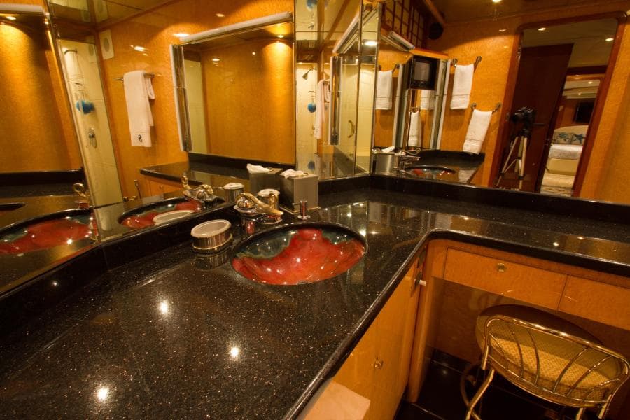 2002 President 100 Motor Yacht