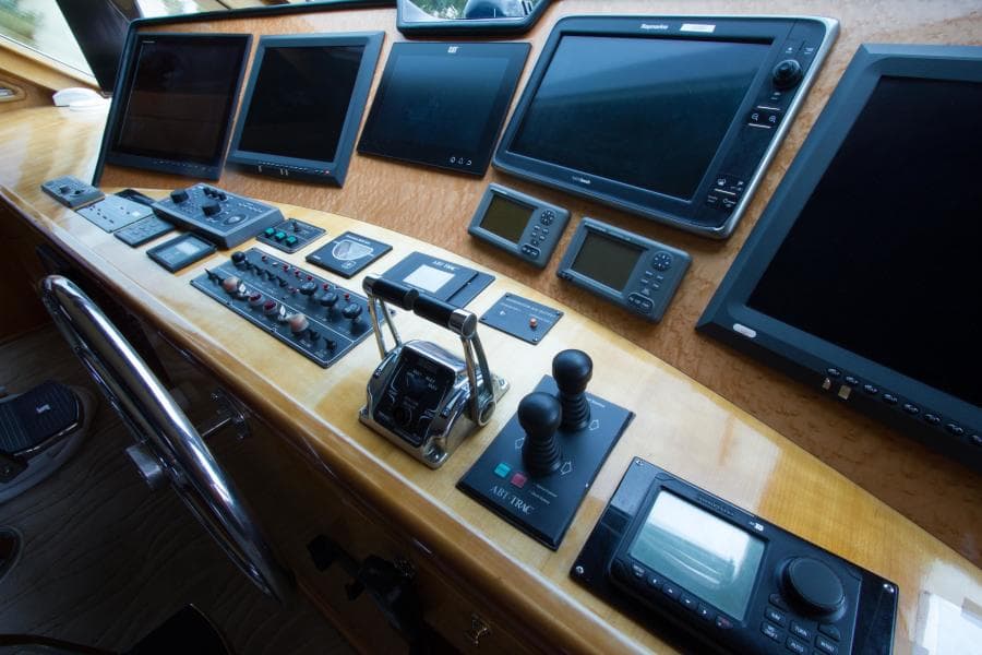 2002 President 100 Motor Yacht