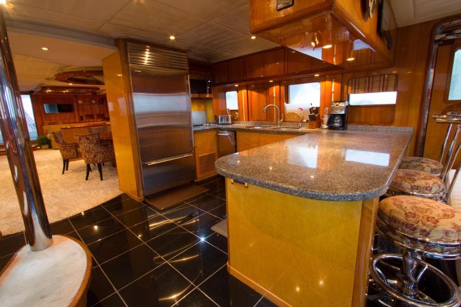2002 President 100 Motor Yacht