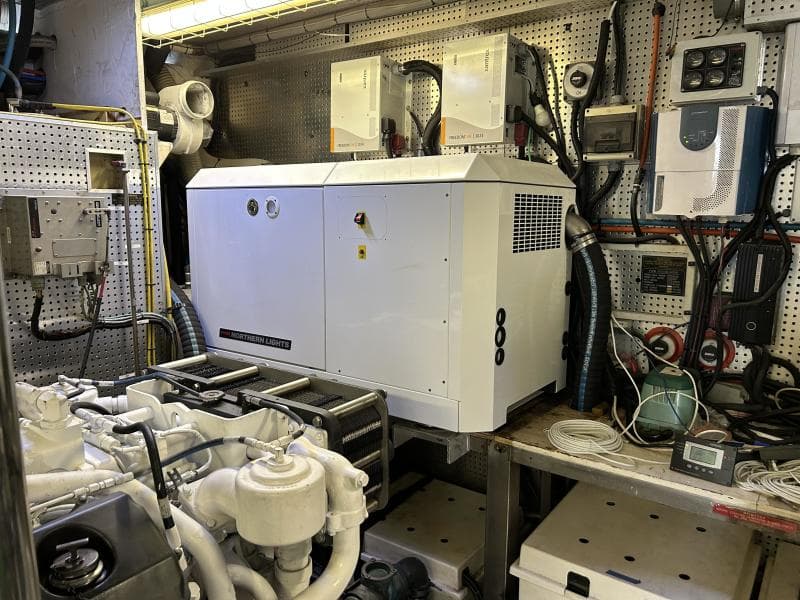 2002 President 100 Motor Yacht