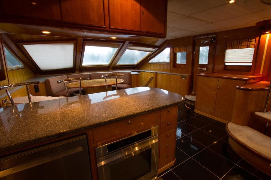 2002 President 100 Motor Yacht