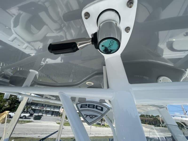 2018 Tidewater 28 280CC - outriggers