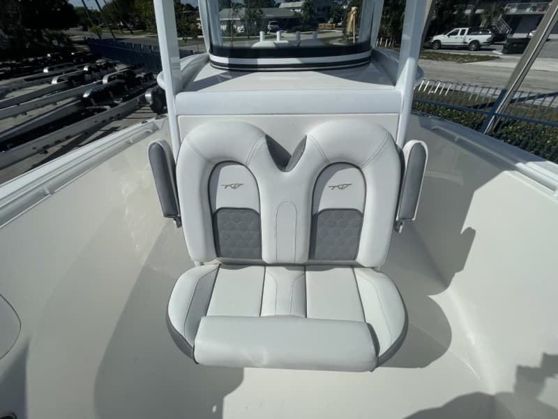 2018 Tidewater 28 280CC - seat