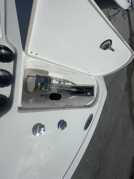 2018 Tidewater 28 280CC - windless anchor