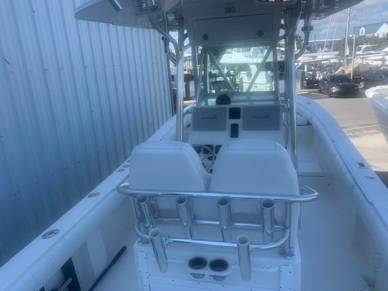 2010 Regulator 26 Forwarding Seating