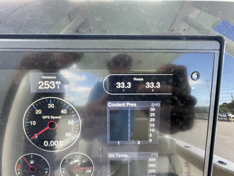 2020 Pioneer 266 Pelagic - hour meter